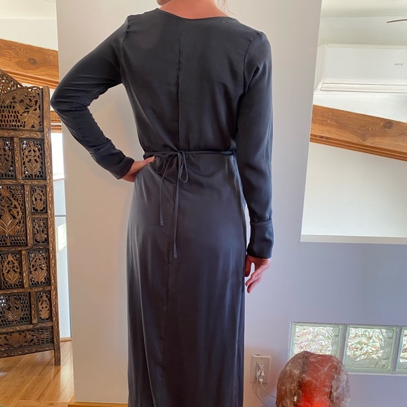 Lukka the Label Sexy Wrap Dress - Picture 4 of 5